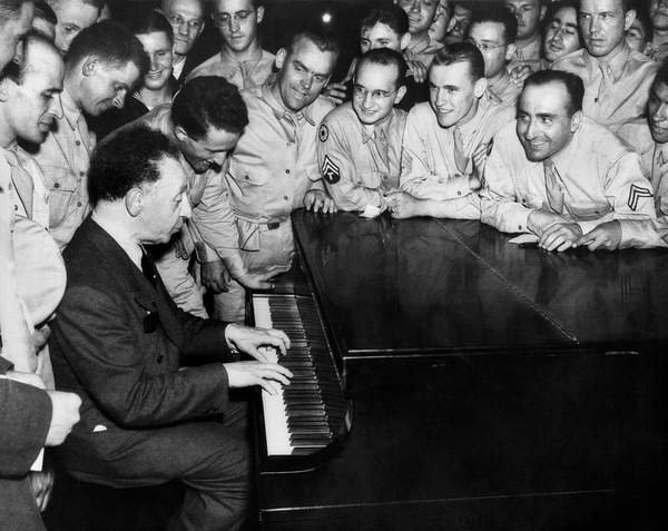 Pianista Arthur Rubinstein, EE. UU., 1945