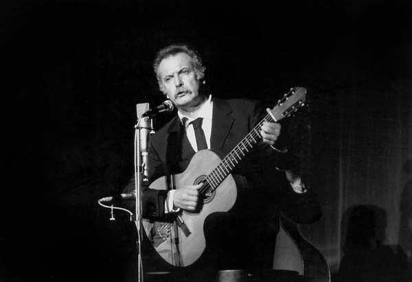 Georges Brassens en escena el 12 de octubre de 1972