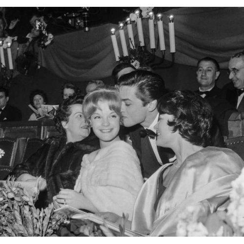Comprar cuadro Alain Delon besando a Romy Schneider