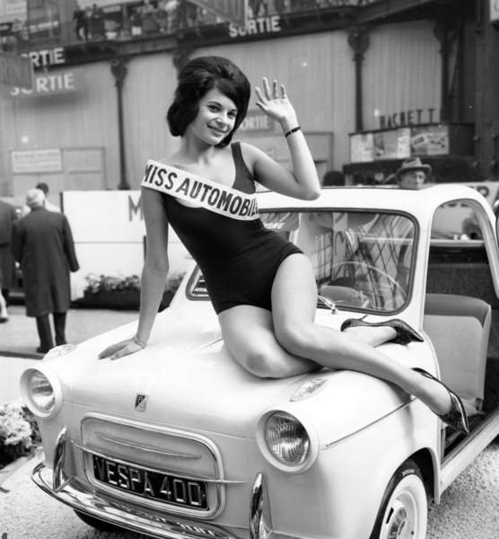 Lydiane Huet, "Miss Automobile" en el Motor Show