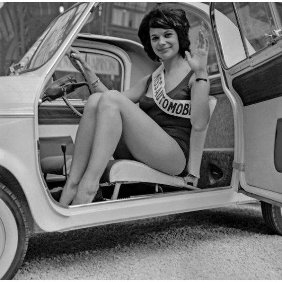 Lydiane Huet, "Miss Automobile" en el Motor Show
