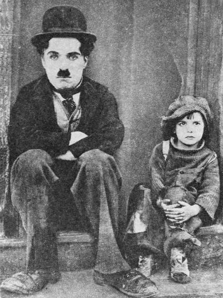 Charlie Chaplin y Jackie Coogan en El niño