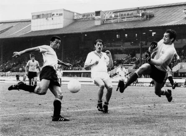 Partido entre la selección de Francia vs Uruguay 15 de julio 1966