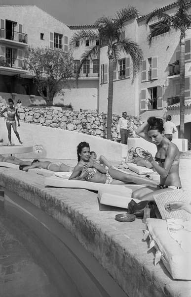 Apertura del famoso hotel de lujo Byblos en Saint Tropez en 1967