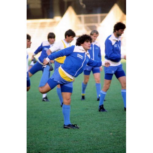 Diego Maradona 1985 — Fotografía Icónica
